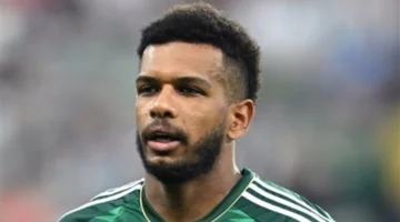 تعثر مفاوضات الشباب.. شروط جديدة توقف انتقال صخرة الزعيم